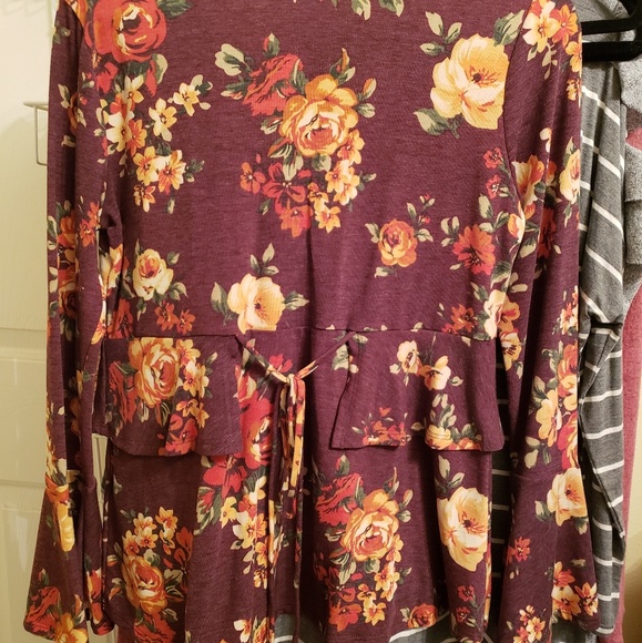 Floral Crisscross Top - Picture 2 of 2